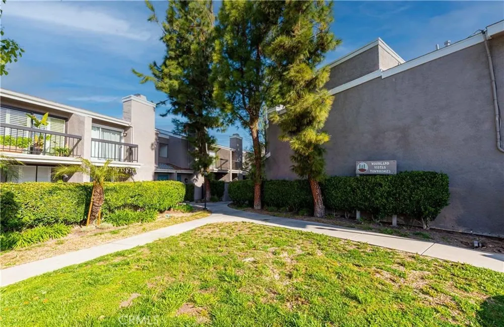 23541 Victory #6 Los Angeles, CA 91307