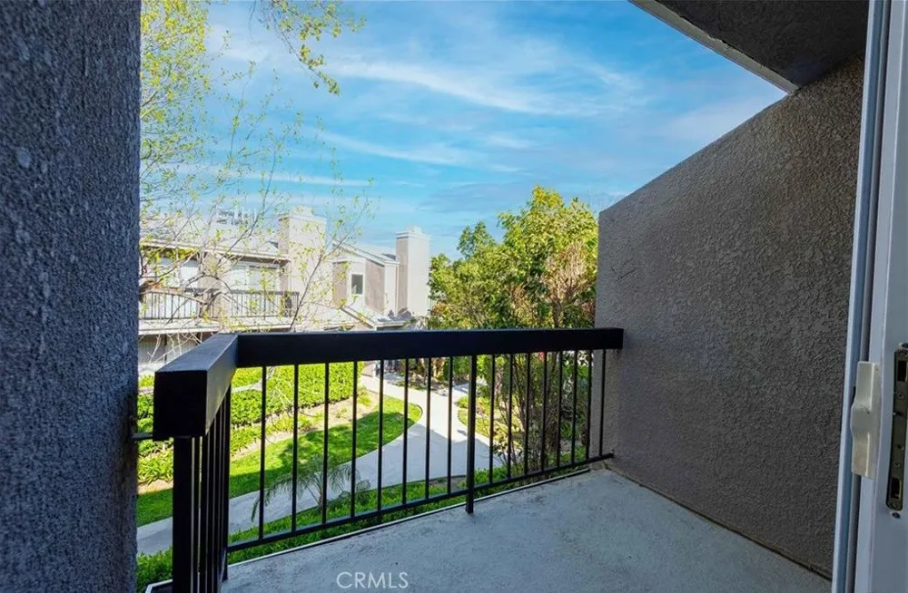 23541 Victory #6 Los Angeles, CA 91307