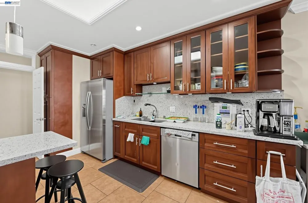 691 Hanover St Daly City, CA 94014