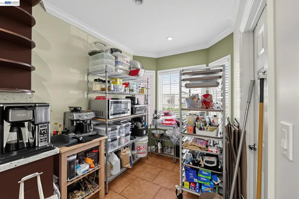 691 Hanover St Daly City, CA 94014