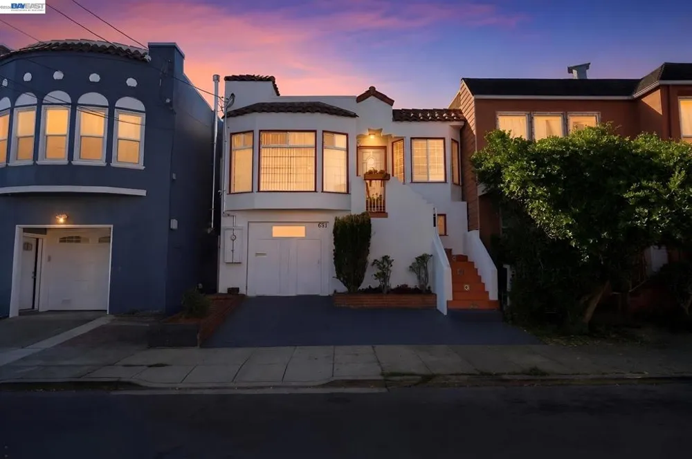 691 Hanover St Daly City, CA 94014