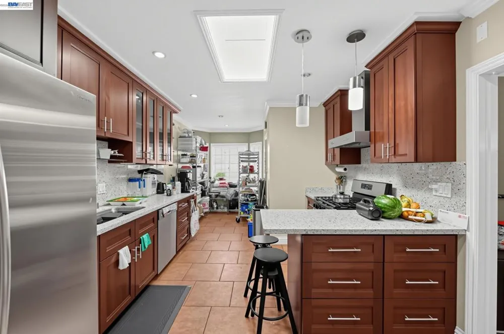 691 Hanover St Daly City, CA 94014