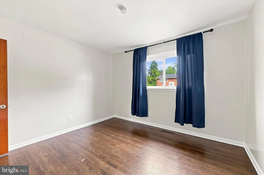 909 RAHWAY DRIVE Newark, DE 19711