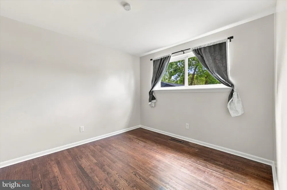 909 RAHWAY DRIVE Newark, DE 19711