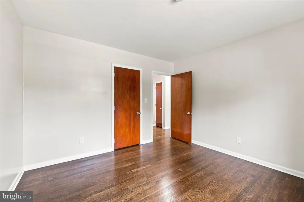 909 RAHWAY DRIVE Newark, DE 19711