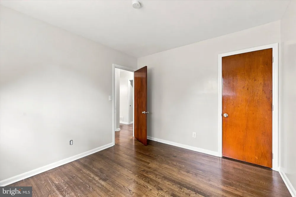 909 RAHWAY DRIVE Newark, DE 19711