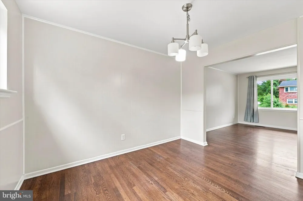 909 RAHWAY DRIVE Newark, DE 19711