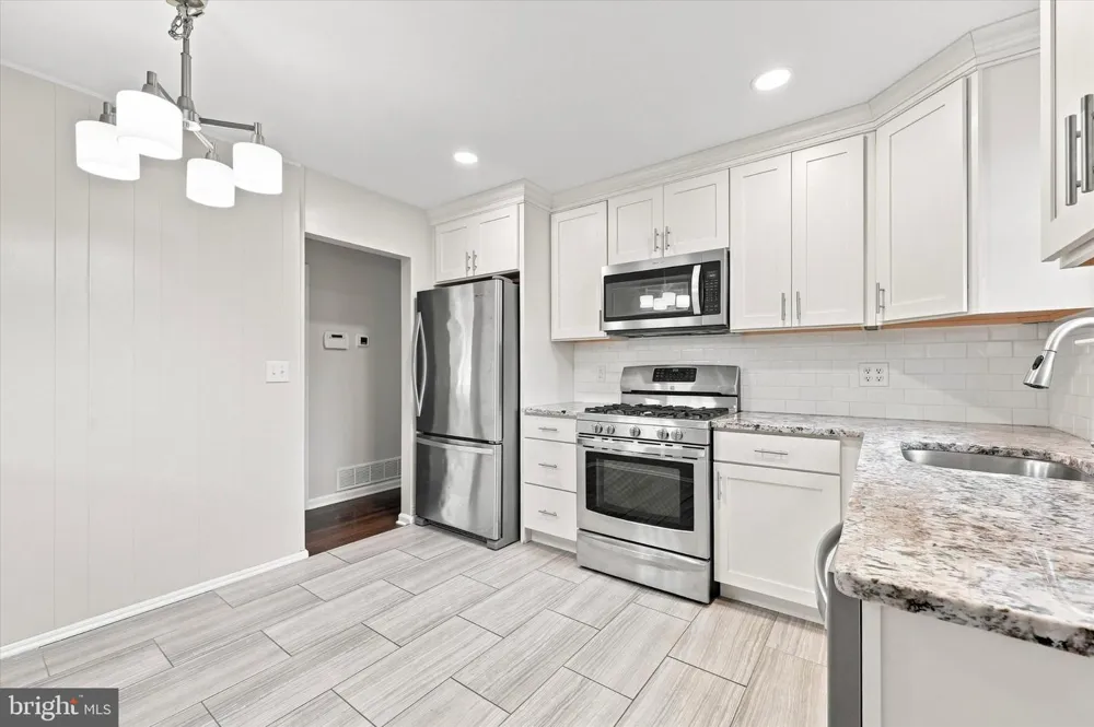 909 RAHWAY DRIVE Newark, DE 19711