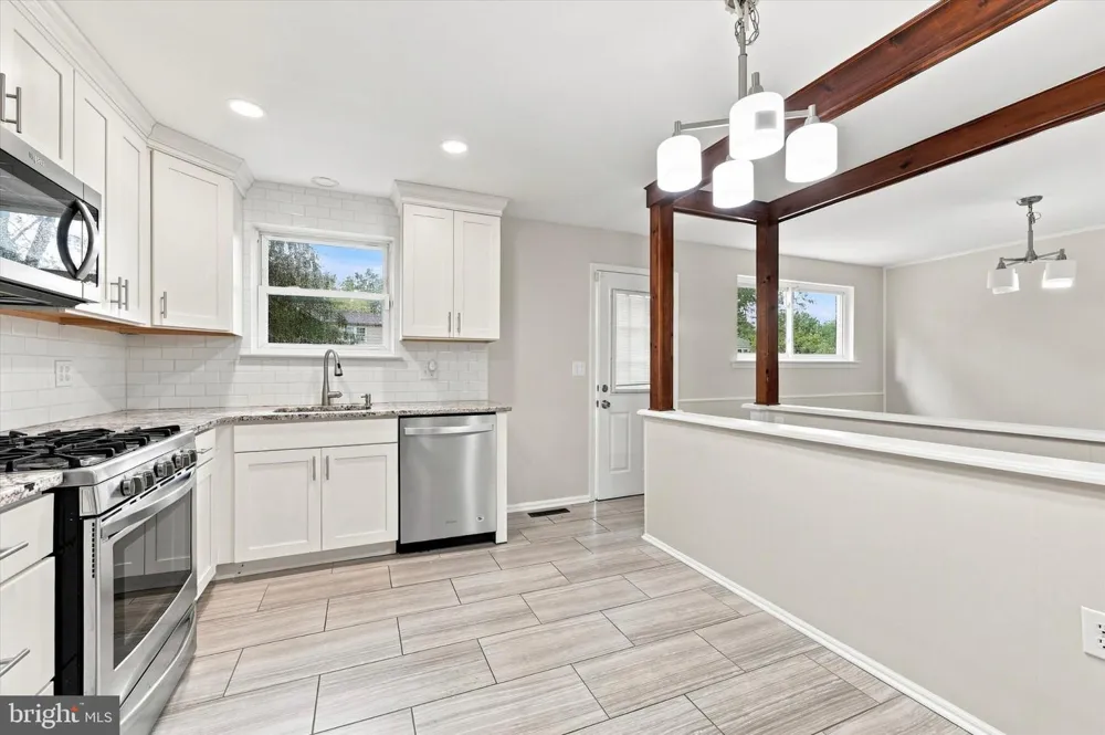 909 RAHWAY DRIVE Newark, DE 19711