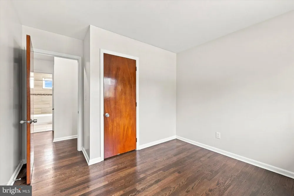 909 RAHWAY DRIVE Newark, DE 19711