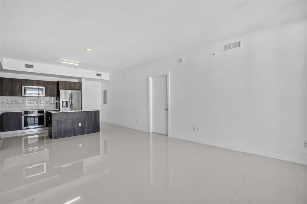 2960 NE 207th St #1105 Aventura, FL 33180