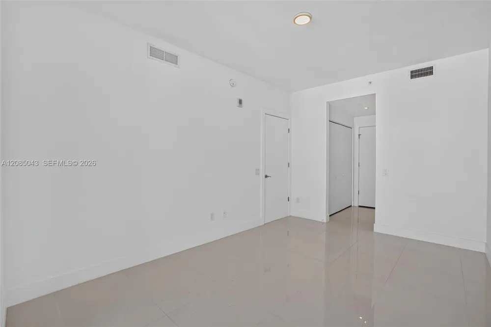 2960 NE 207th St #1105 Aventura, FL 33180
