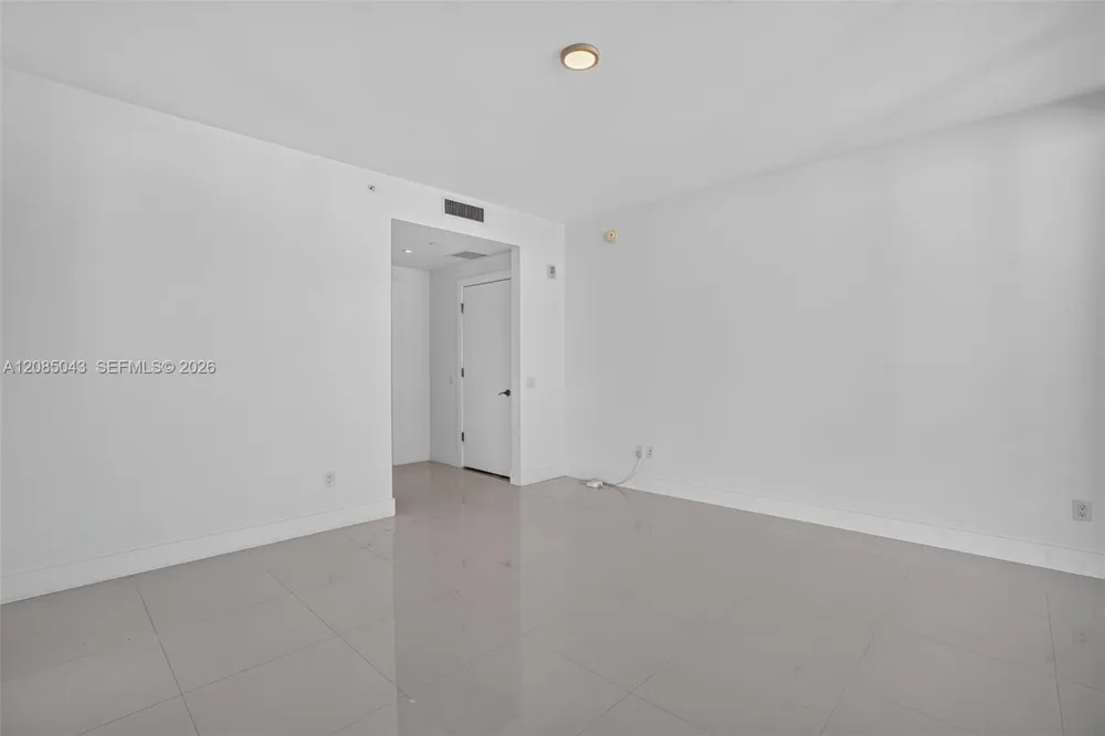 2960 NE 207th St #1105 Aventura, FL 33180