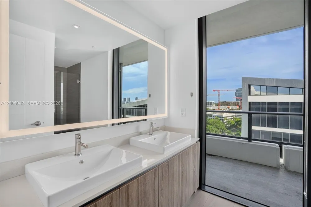 2960 NE 207th St #1105 Aventura, FL 33180