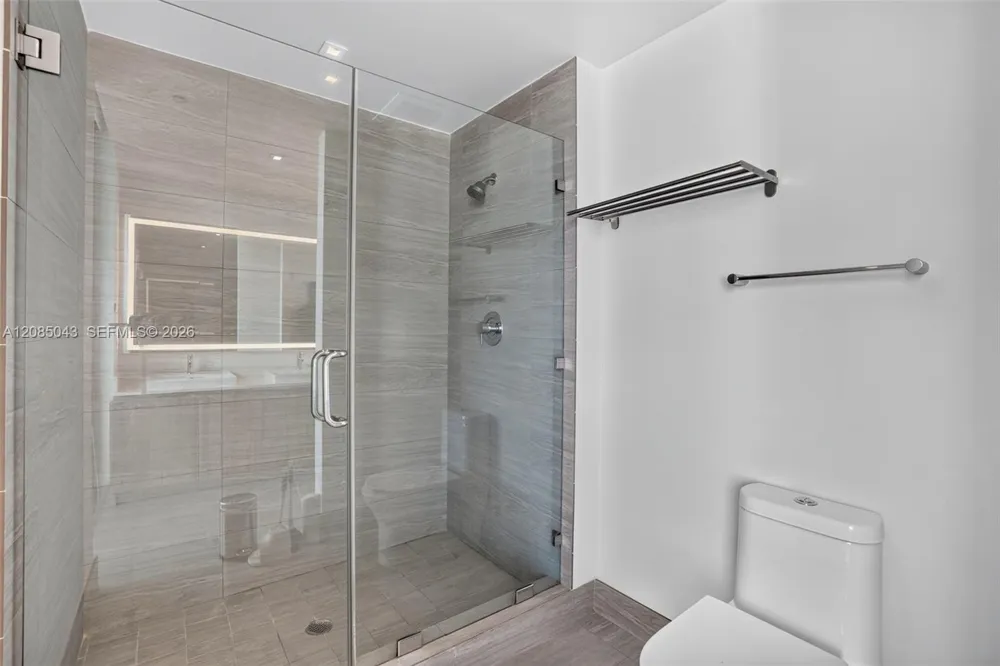 2960 NE 207th St #1105 Aventura, FL 33180