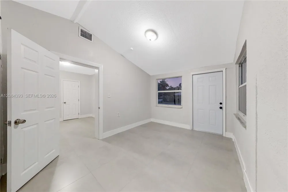 11702 NW 1st Ave #11702 Miami, FL 33168