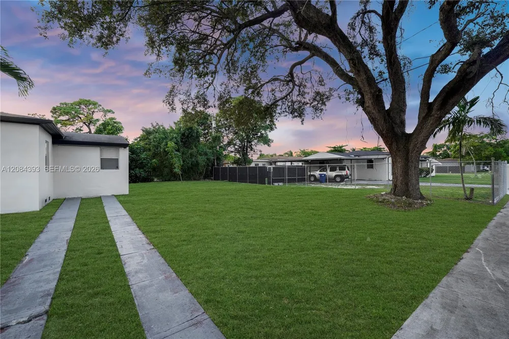 11702 NW 1st Ave #11702 Miami, FL 33168
