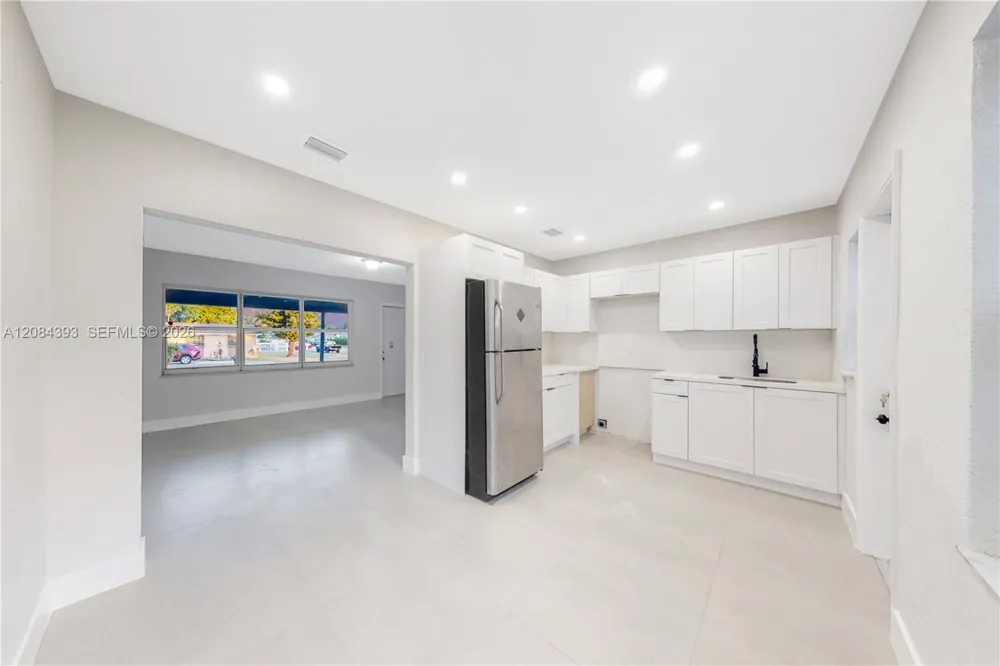 11702 NW 1st Ave #11702 Miami, FL 33168