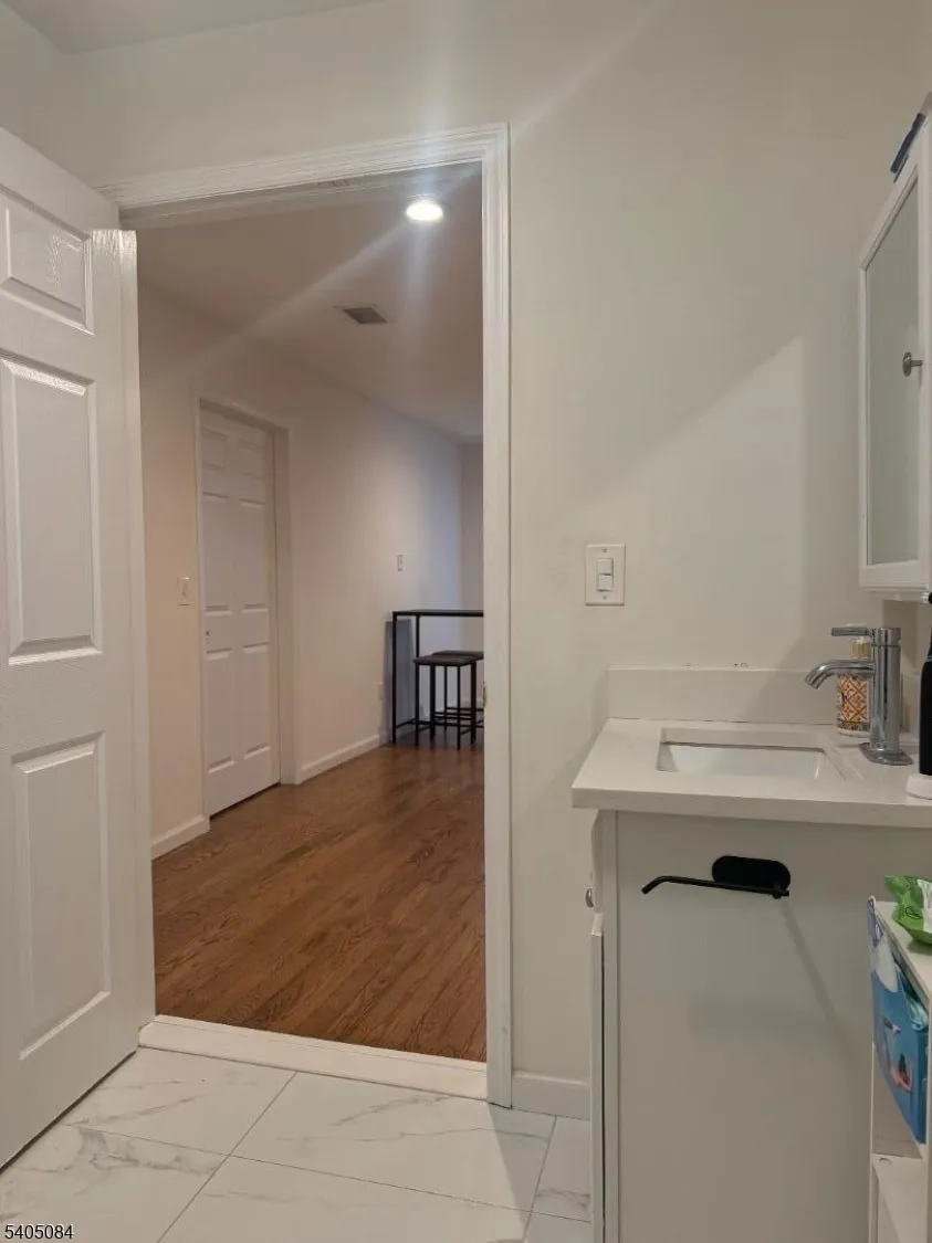 525 Central Avenue, Apt 308 #308 Unit 308 Westfield Town, NJ 07090