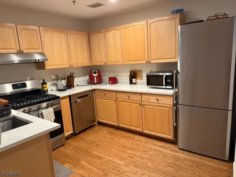 525 Central Avenue, Apt 308 #308 Unit 308 Westfield Town, NJ 07090
