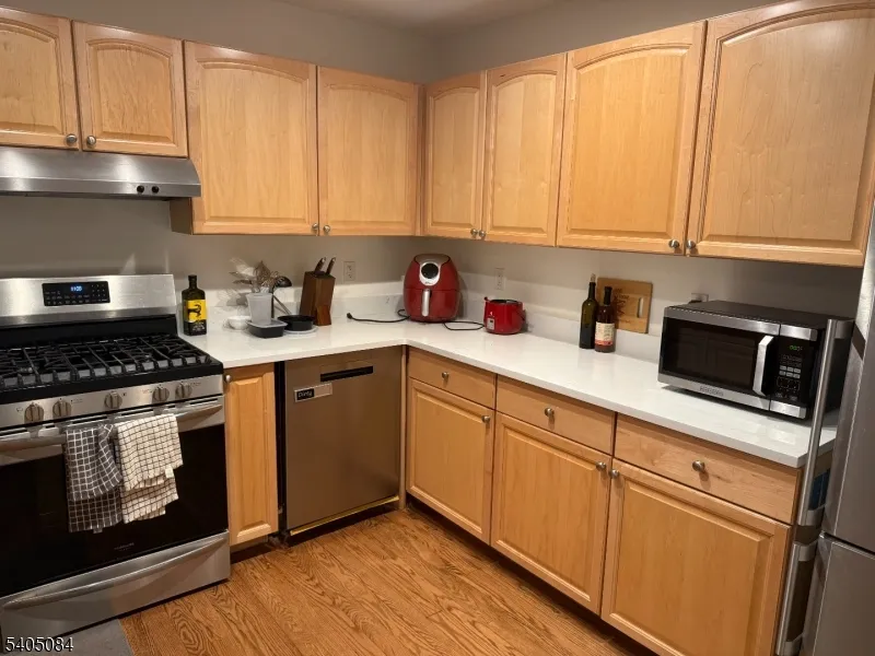 525 Central Avenue, Apt 308 #308 Unit 308 Westfield Town, NJ 07090