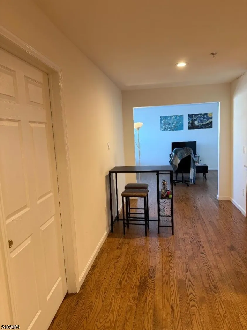 525 Central Avenue, Apt 308 #308 Unit 308 Westfield Town, NJ 07090