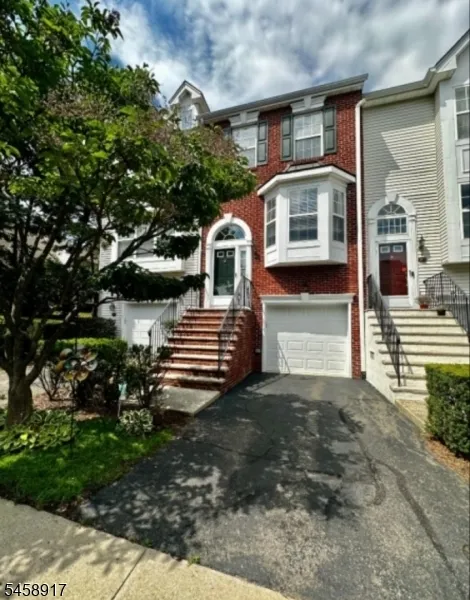 201 Swathmore Dr Nutley, NJ 07110