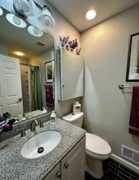 201 Swathmore Dr Nutley, NJ 07110