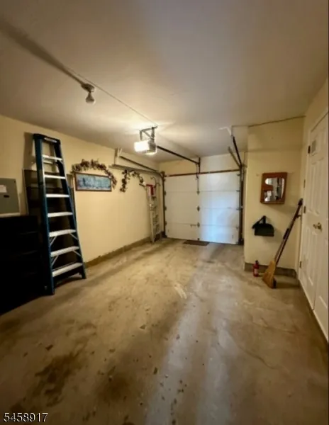 201 Swathmore Dr Nutley, NJ 07110