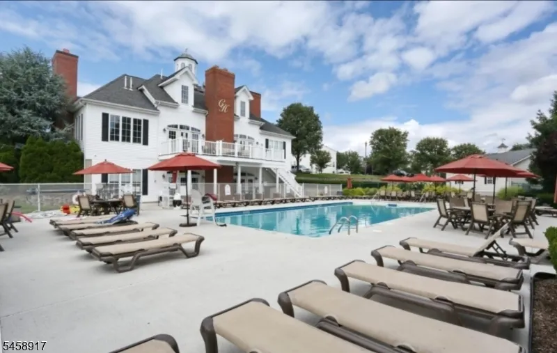 201 Swathmore Dr Nutley, NJ 07110
