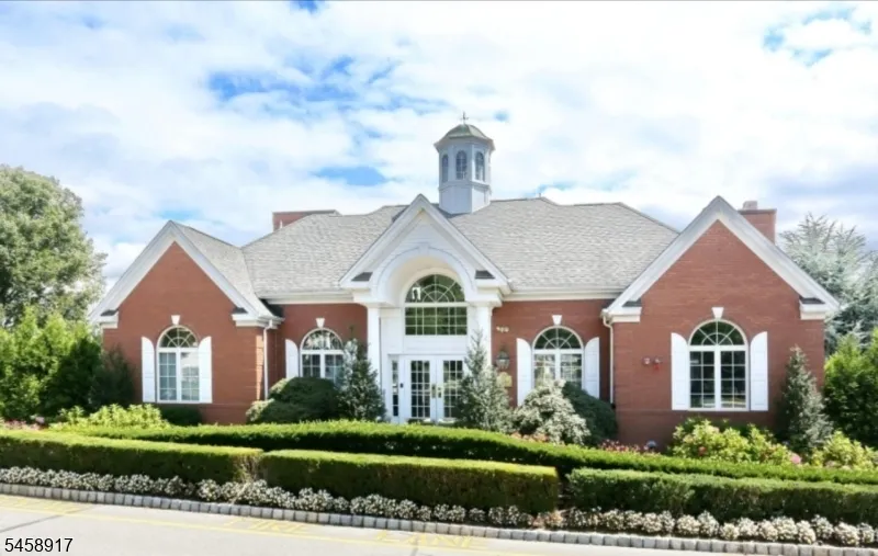 201 Swathmore Dr Nutley, NJ 07110