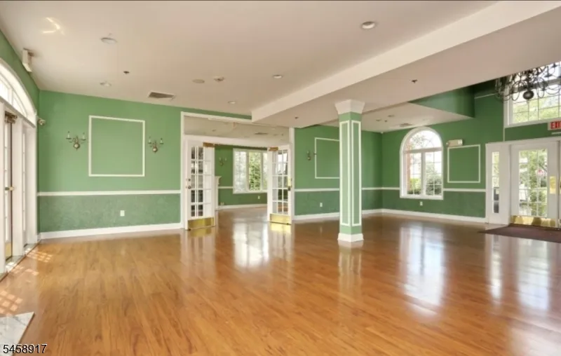 201 Swathmore Dr Nutley, NJ 07110