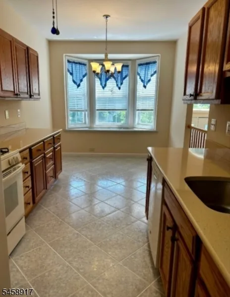 201 Swathmore Dr Nutley, NJ 07110
