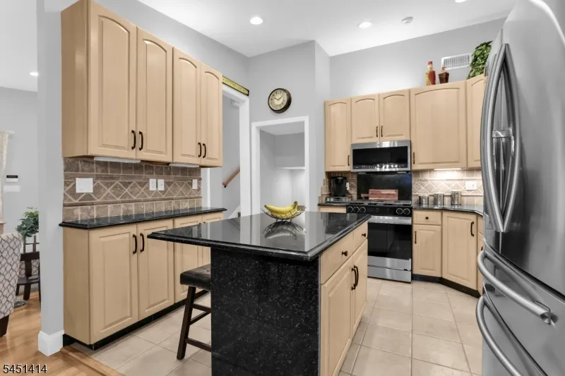 14 Beverly Rd Cedar Grove, NJ 07009