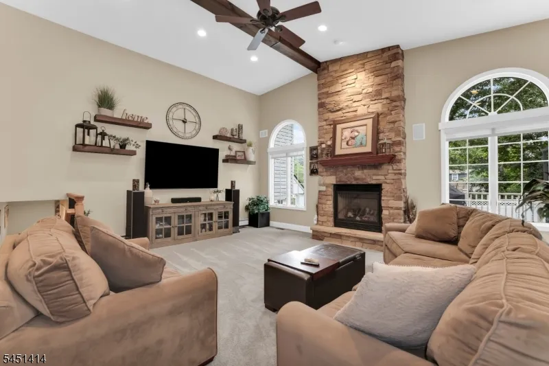 14 Beverly Rd Cedar Grove, NJ 07009