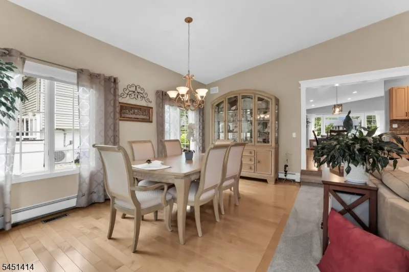 14 Beverly Rd Cedar Grove, NJ 07009