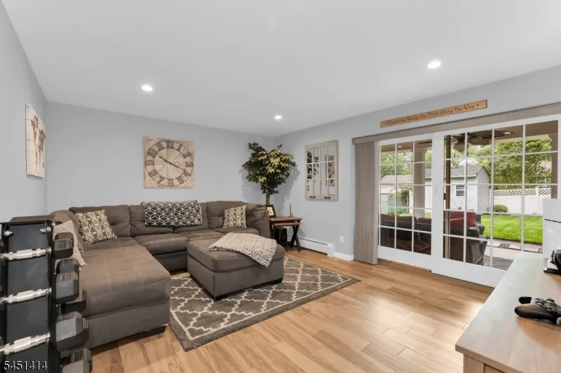 14 Beverly Rd Cedar Grove, NJ 07009