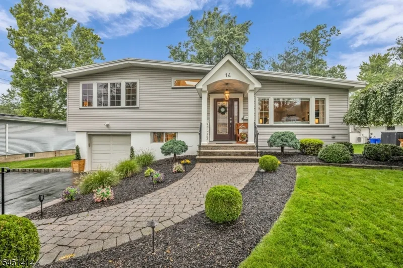 14 Beverly Rd Cedar Grove, NJ 07009