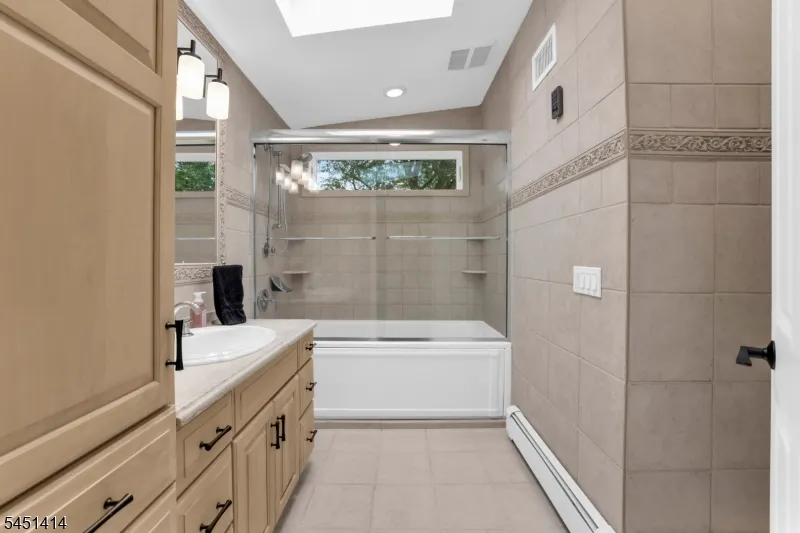 14 Beverly Rd Cedar Grove, NJ 07009