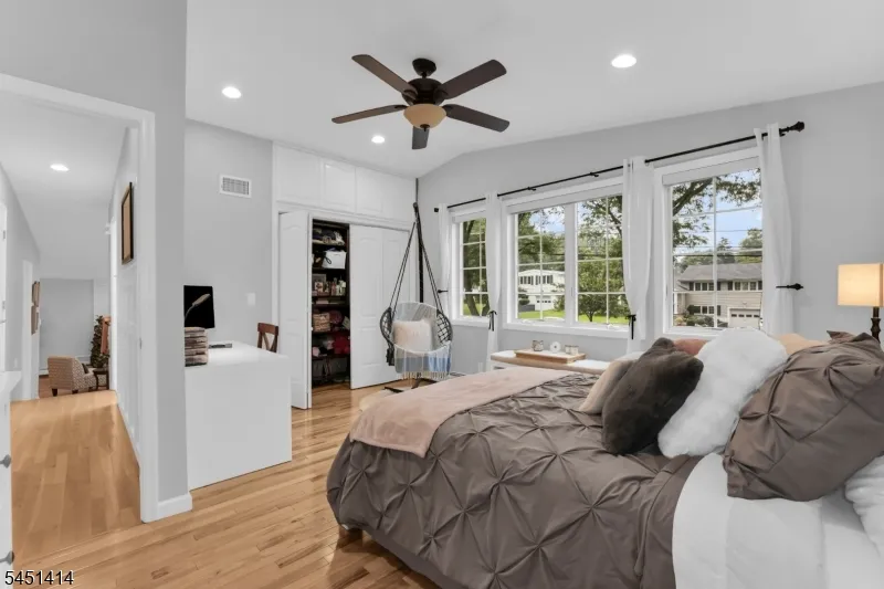 14 Beverly Rd Cedar Grove, NJ 07009