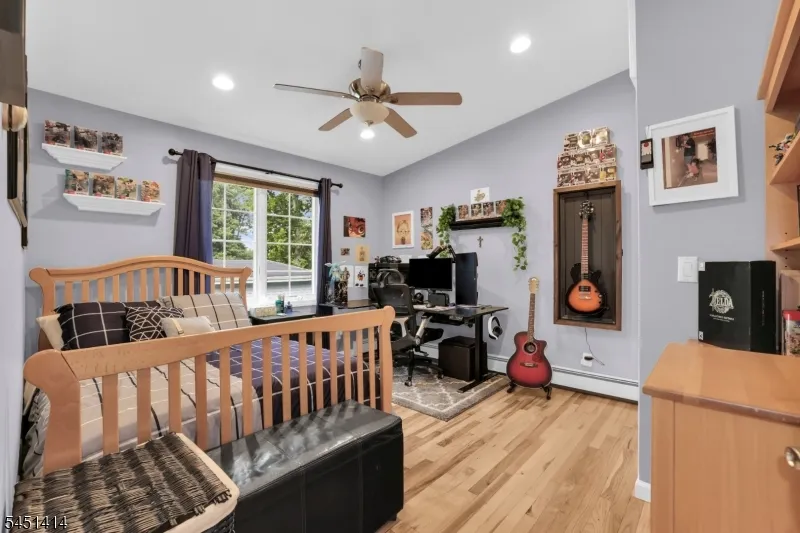 14 Beverly Rd Cedar Grove, NJ 07009
