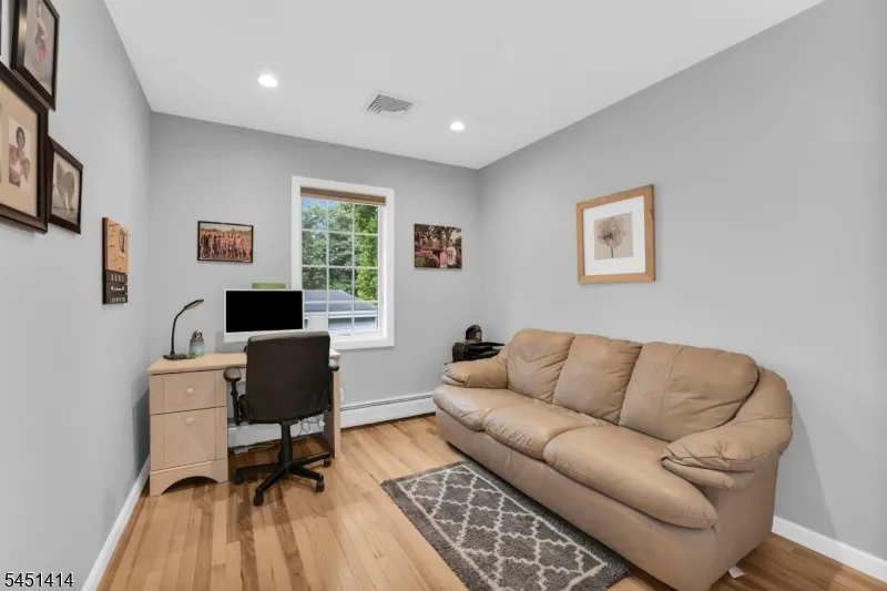 14 Beverly Rd Cedar Grove, NJ 07009