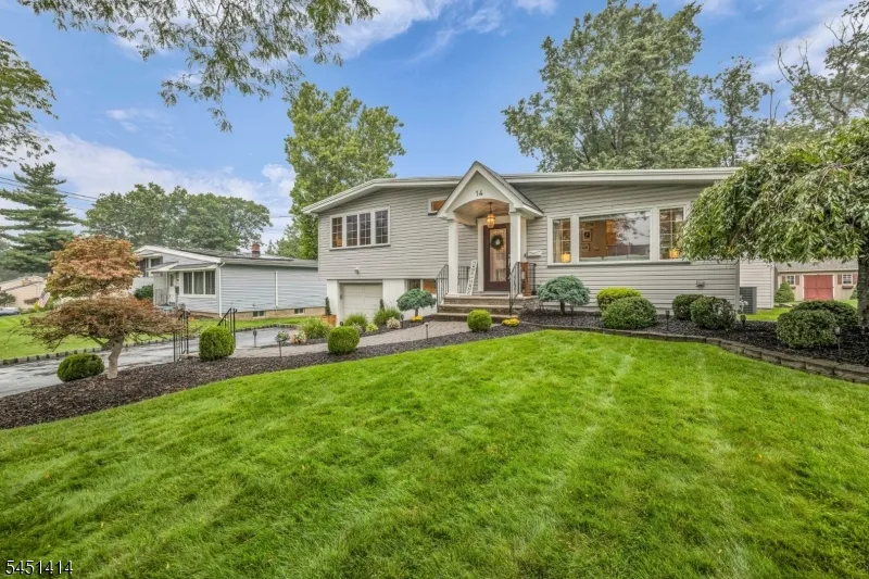 14 Beverly Rd Cedar Grove, NJ 07009