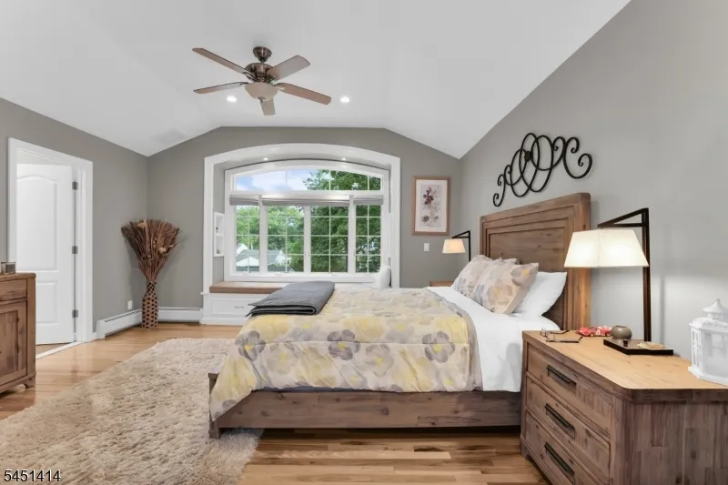 14 Beverly Rd Cedar Grove, NJ 07009