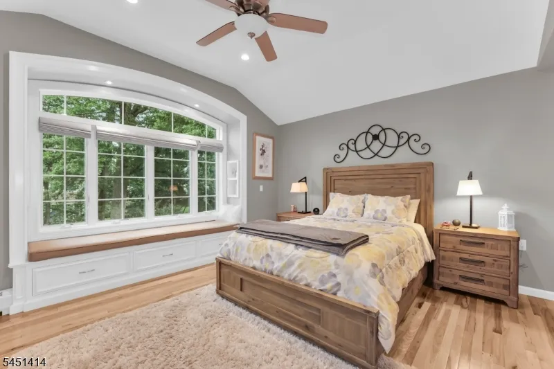 14 Beverly Rd Cedar Grove, NJ 07009