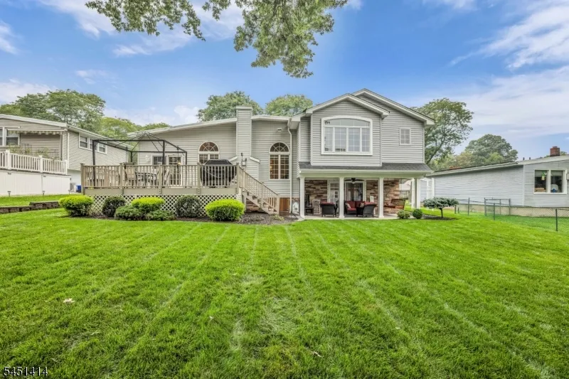 14 Beverly Rd Cedar Grove, NJ 07009