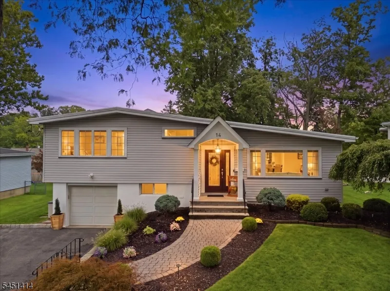 14 Beverly Rd Cedar Grove, NJ 07009