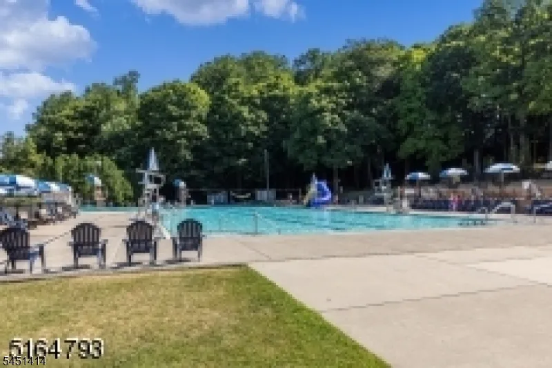 14 Beverly Rd Cedar Grove, NJ 07009