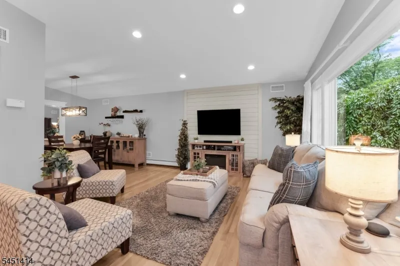 14 Beverly Rd Cedar Grove, NJ 07009