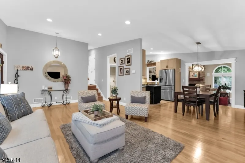 14 Beverly Rd Cedar Grove, NJ 07009
